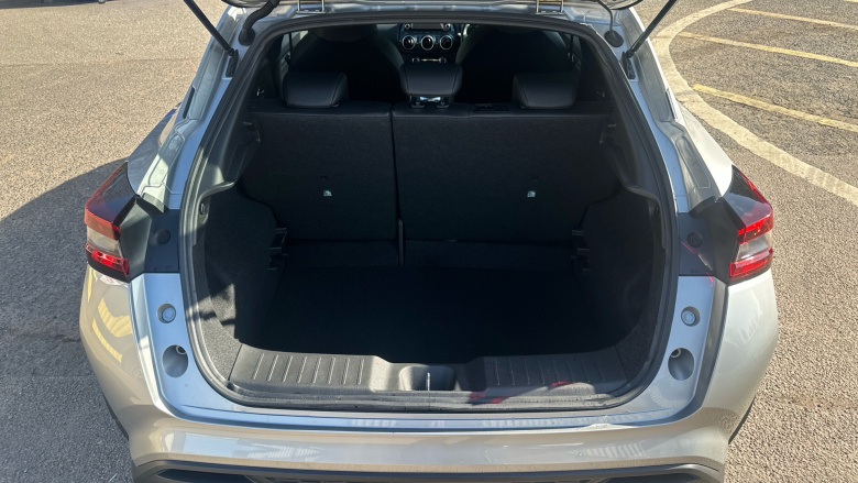 Nissan Juke 1.0 DiG-T 114 N-Connecta 5dr Petrol Hatchback